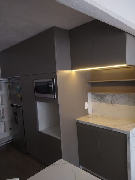 Cocina en acabado en barniz CDMX