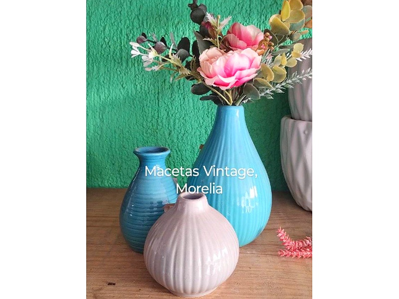 Florero mini de cerámica color celeste y blanco México