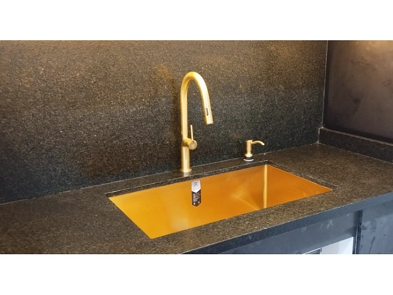 Mesones porcelanato Breccia Exquisito México