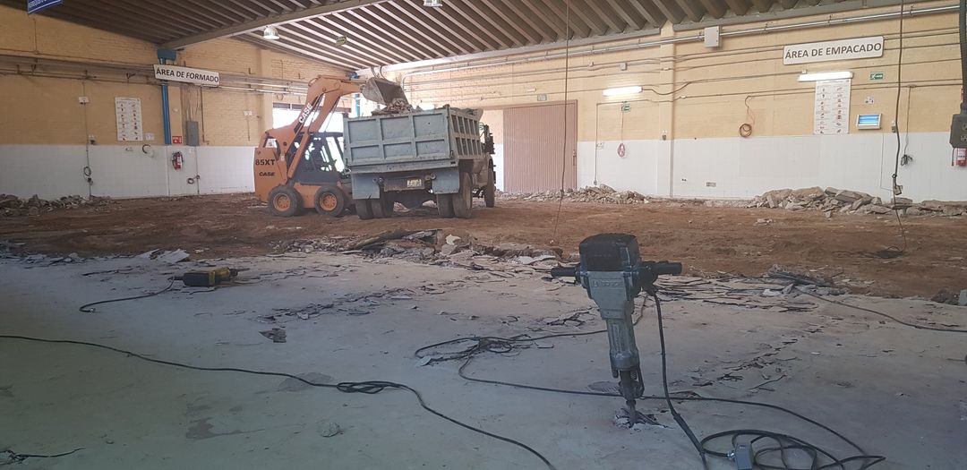 Remodelación  piso nave industrial. México