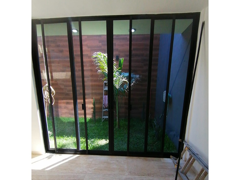 Puerta Corrediza Negra México