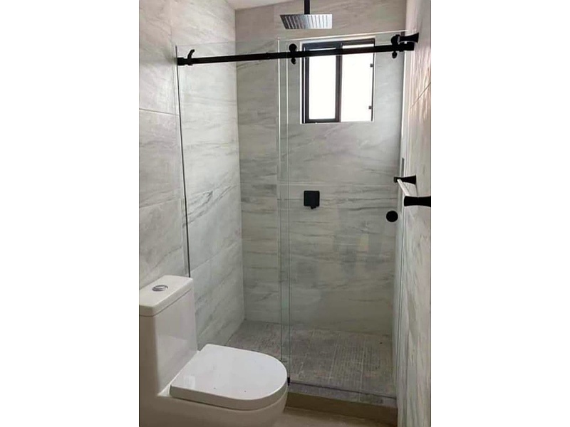 Cancel de Baño con Herrajes Negros México