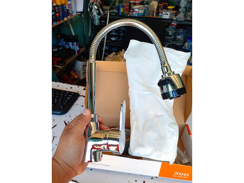 Mezcladora Monomando para Fregadero Cuello Flexible México Bitka 