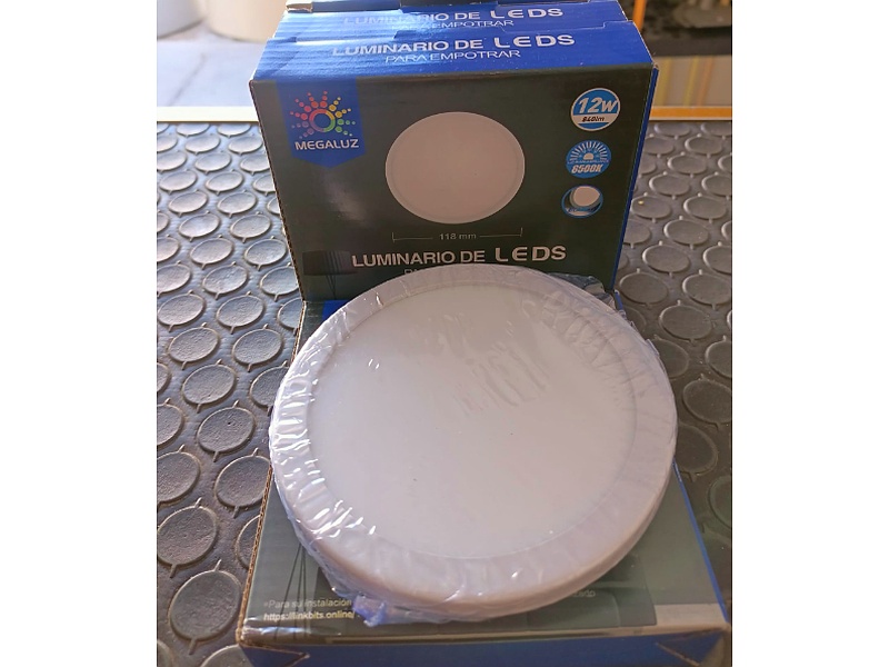 -Luminaria para empotrar de panal Led Guadalupe Tres+Dos Ferretería