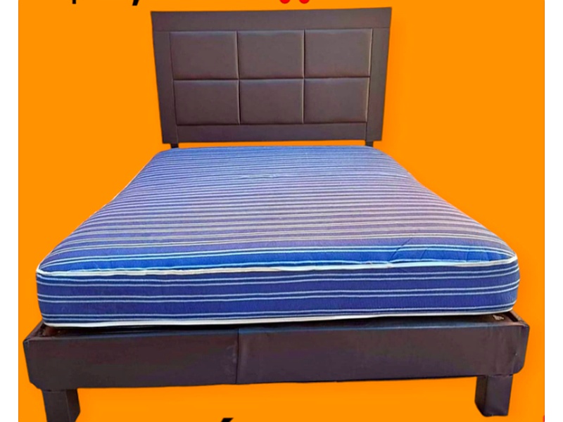 Cama color negro con diseño de cuadrados Mexico