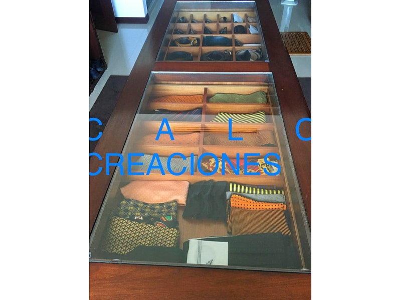 isla en walk in closet Monterrey CALO Creaciones en madera