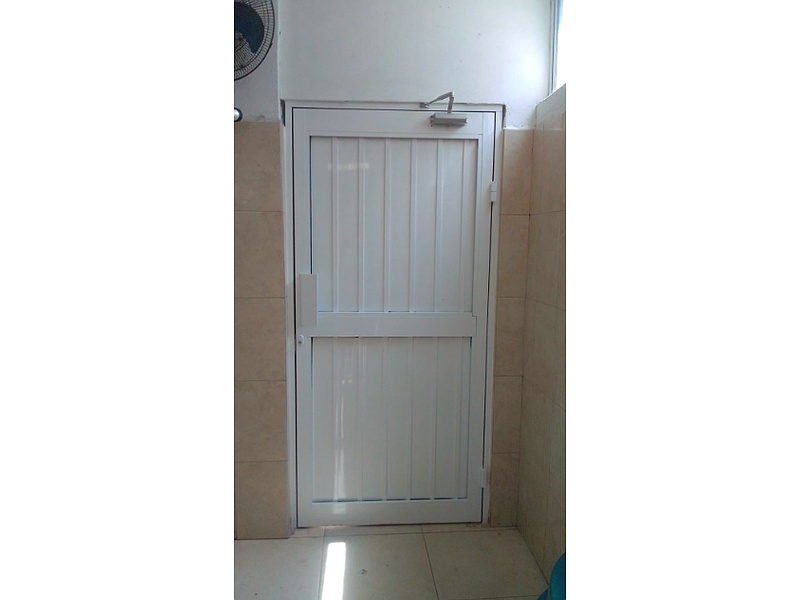 Puerta con autocierre México