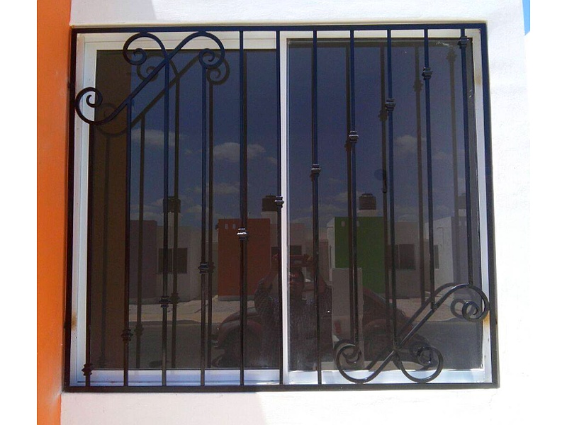 protección de ventana en acero Mérida Construcción y Mantenimiento Casares