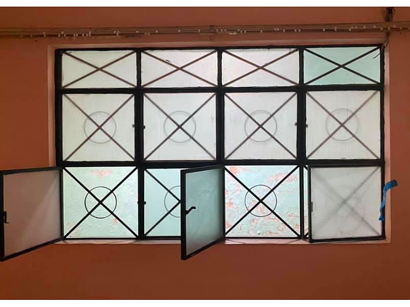 ventana cuadriculada Oaxaca HB Construccion y Remodelacion