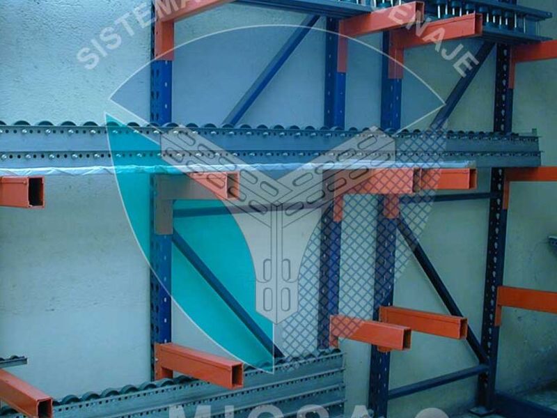 Cantilever METÁLICA INDUSTRIAL Y COMERCIAL	