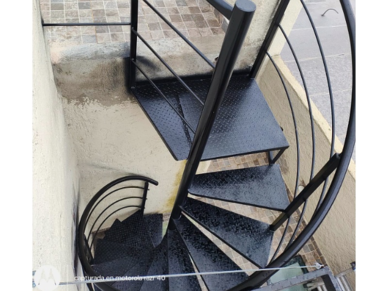 Escalera acero México
