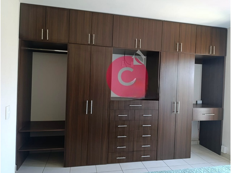 Closet empotrado en madera México