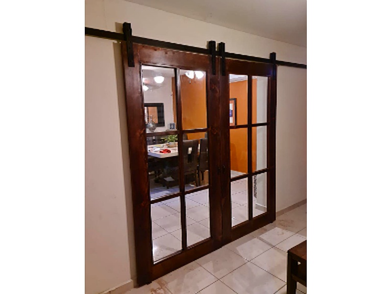 Puerta Madera de Pino Color Nogal México