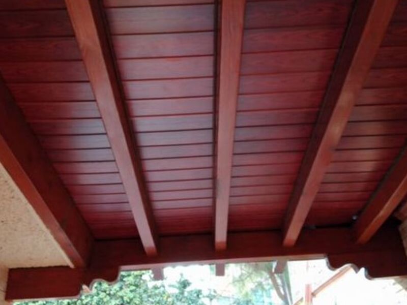 Forrado de pérgola con tablero de aluminio