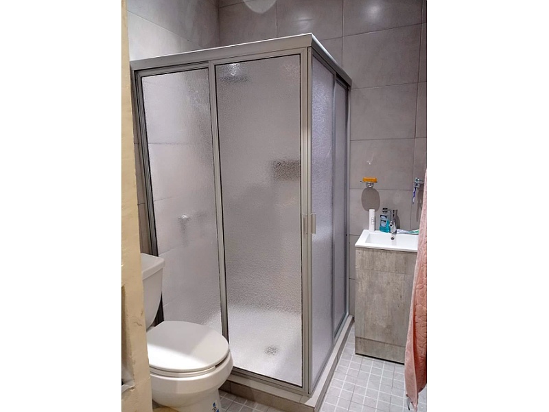 Cancel de baño y cancelería para puerta y ventana México