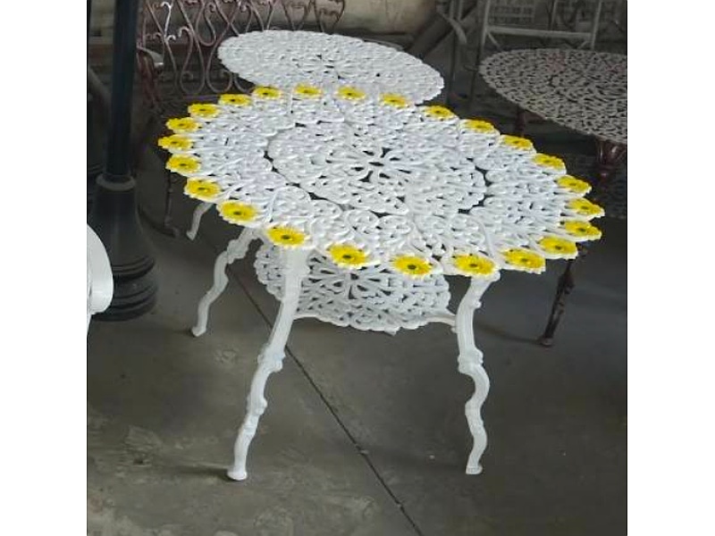Mesa de jardín blanca con amarillo Mexico
