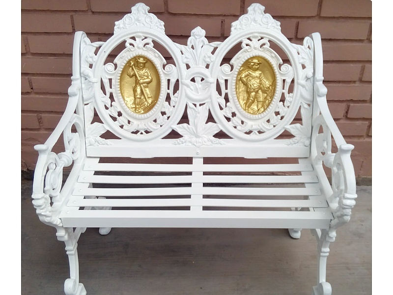 Banca blanca con dorado de aluminio para exterior Mexico