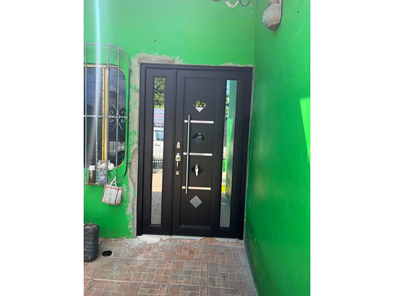 Puerta principal con jaladera México