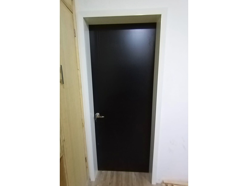 puerta de melamina color negro Toluca Carpintería JIREH