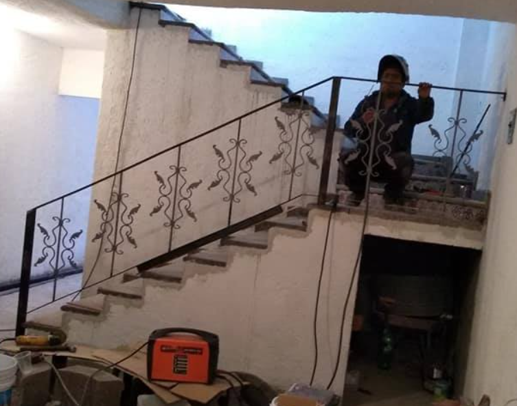Servicio de Herrería de Barandal para Escalera México