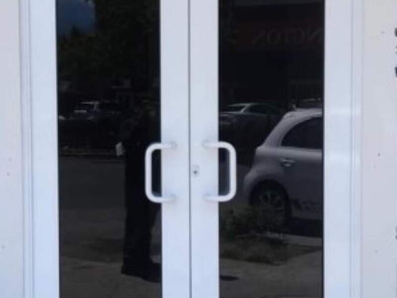 Puerta de aluminio 