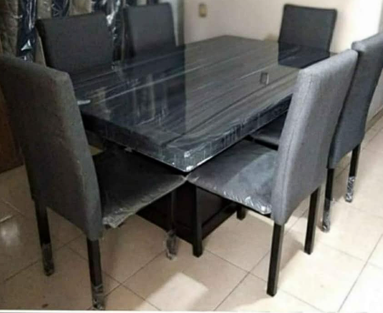 Comedor Moderno con Mesa Negra de Mármol Mexico