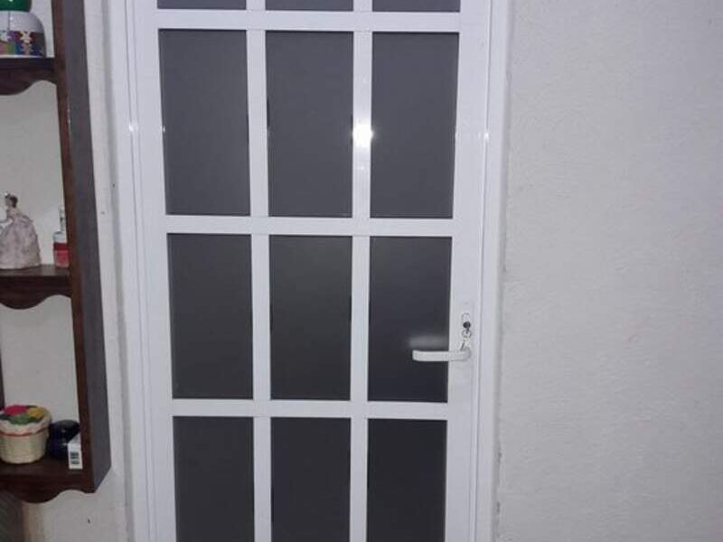 Puerta de aluminio  Cristalum Guadalajara