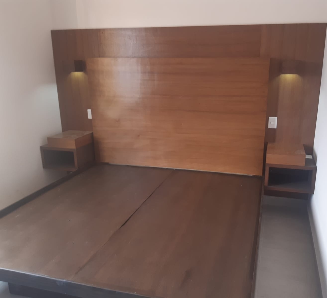Cama Grande Moderna con Cajones a los lados México
