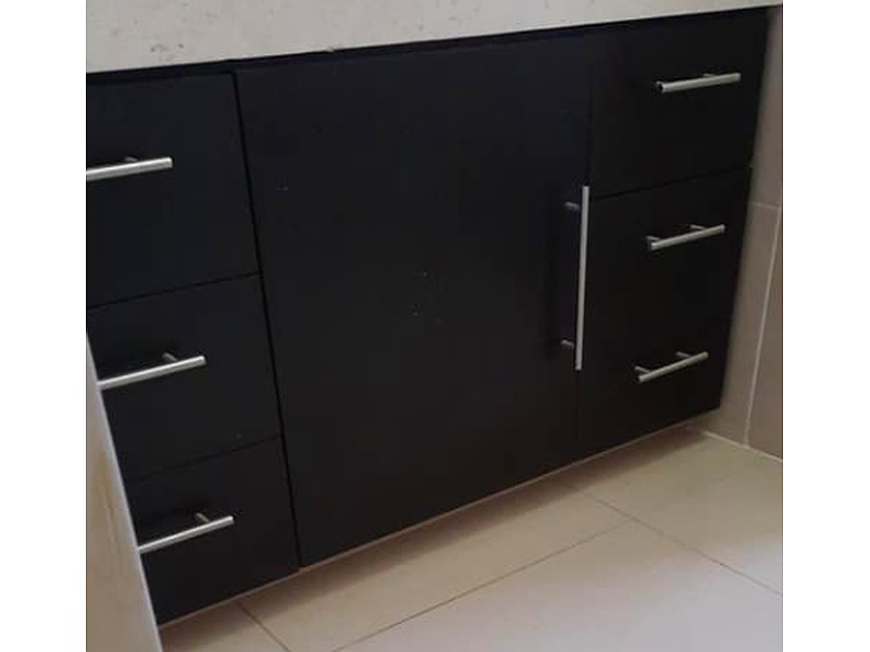 Mueble color negro de baño Mexico