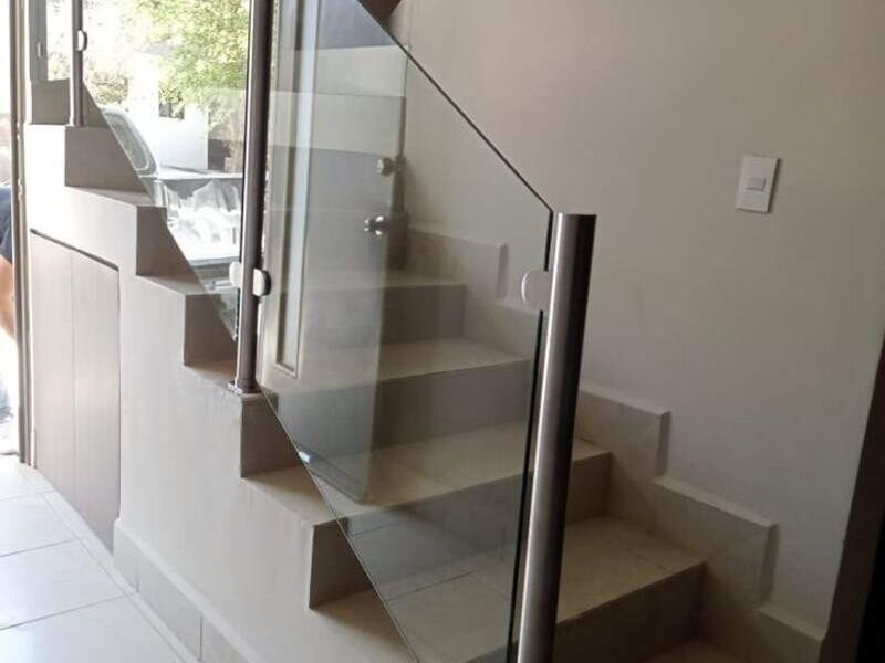 Barandal vidrio templado escaleras