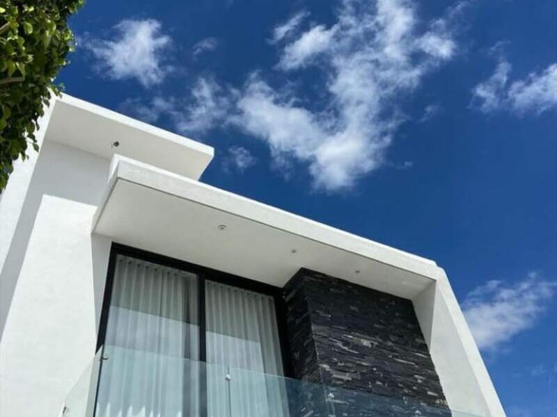 Barandal de cristal claro
