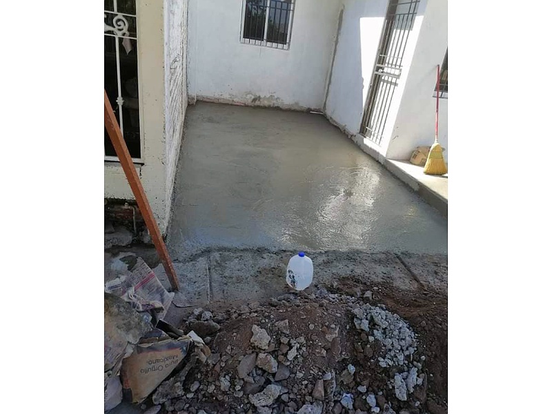 Fundición de pisos de patios de casas México Construccion y Remodelaciones Mazatlan