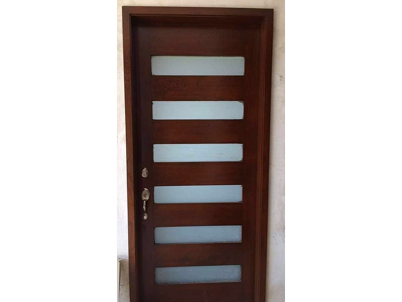 Puerta de madera con vidrio Mexico