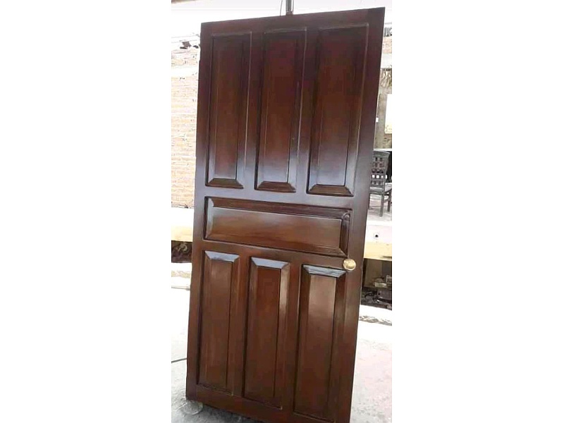 Puerta café de madera Mexico