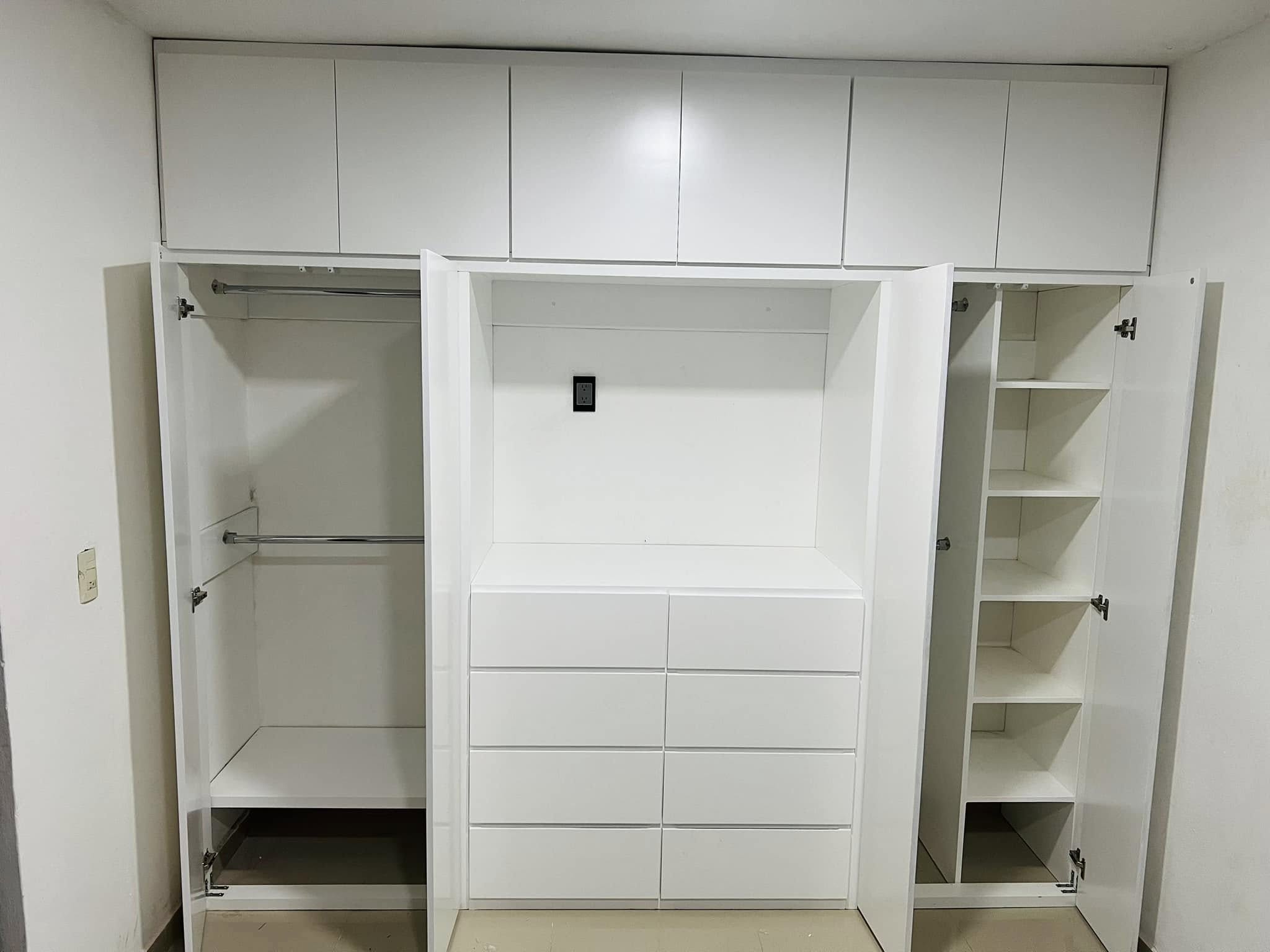 Closet En Madera De Cedro Y Triplay De Caobilla Color Blanco Con Acabado Semi-Mate México