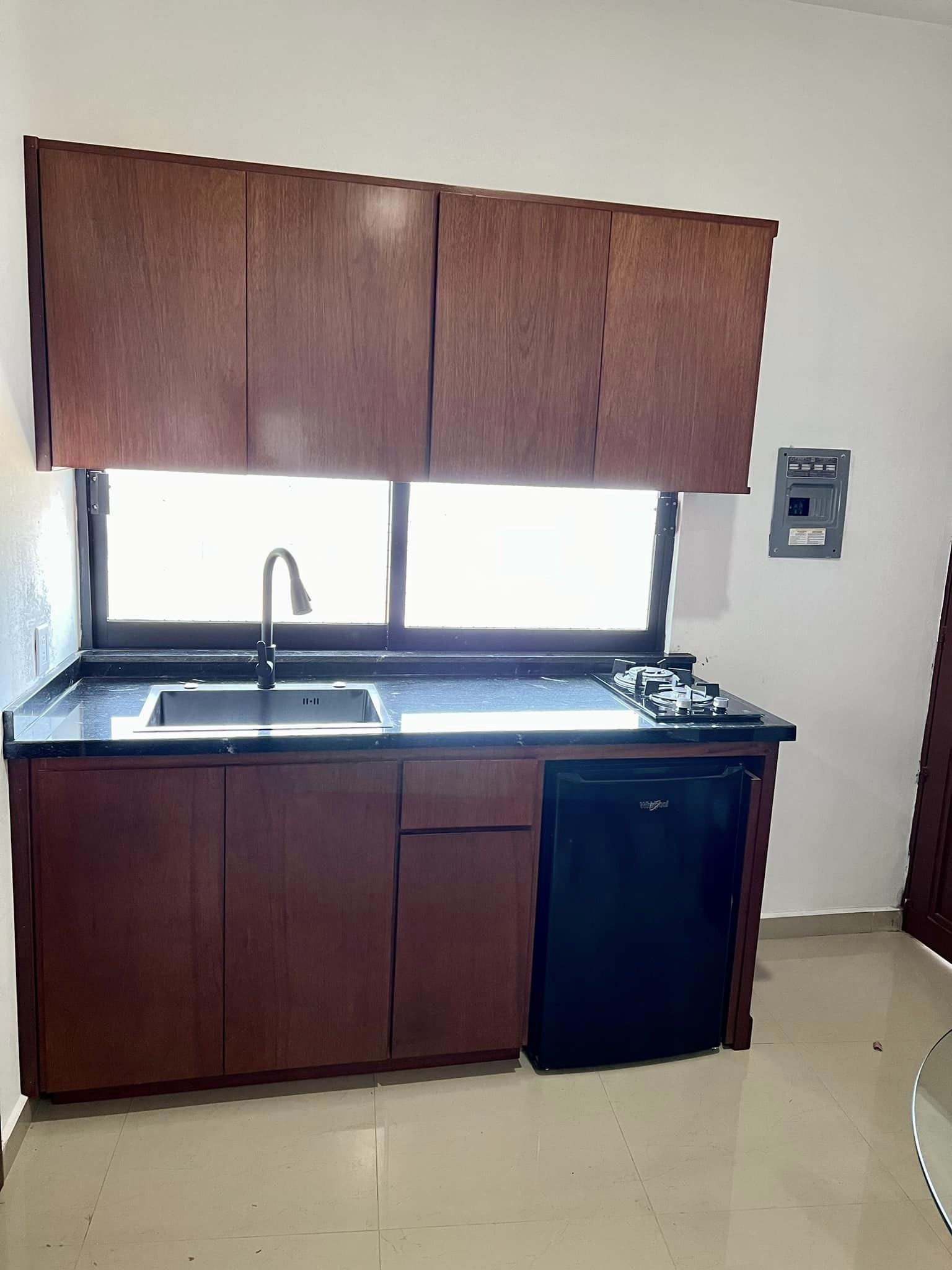 Cocina Integral En Madera De Cedro Y Tríplay De Caobilla Color Encino Americano Con Acabado Semi-Mate México
