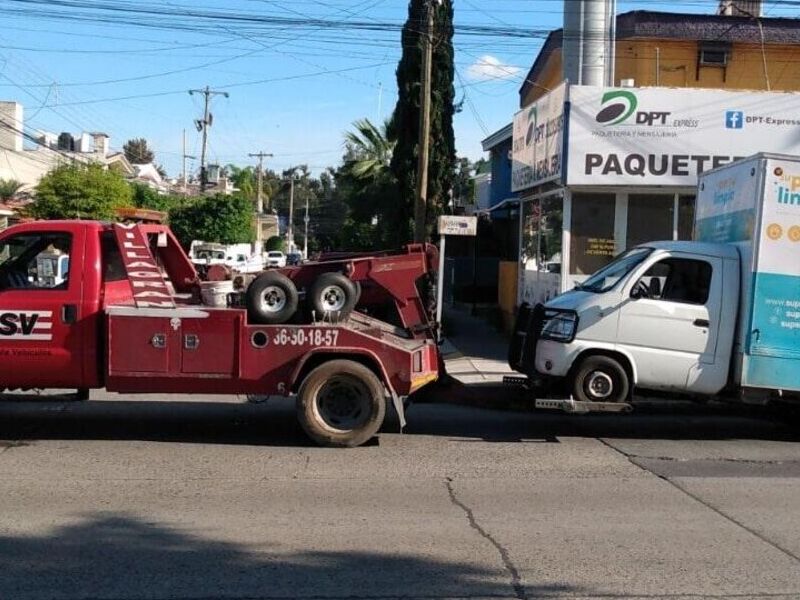 Grúas GSV camiones under lift en Jalisco