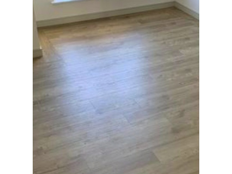 Piso laminado tipo madera café grisaseo Mexico