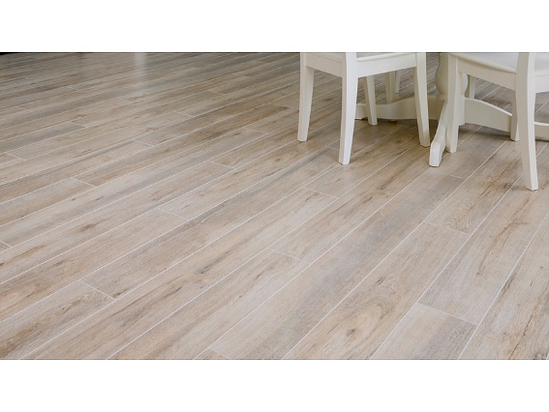 Piso laminado beige claro tipo madera Mexico