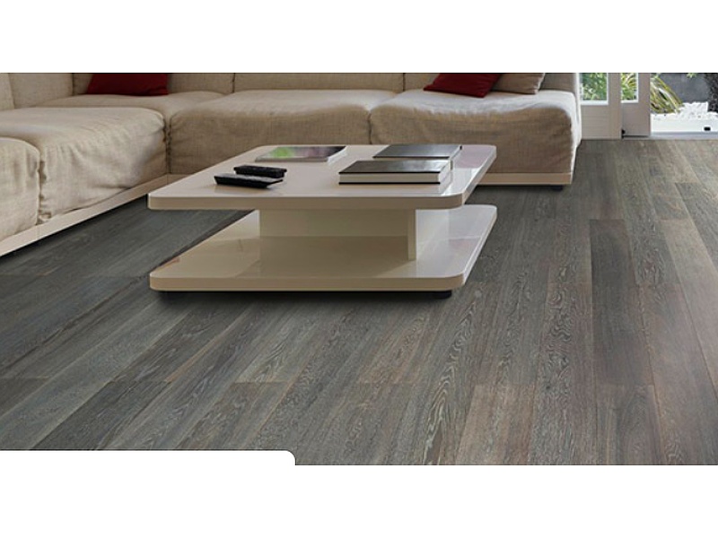 Piso laminado color gris tipo madera Mexico