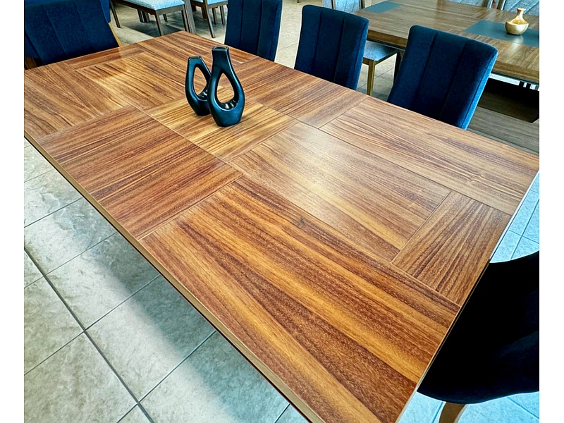 Mesa rectangular de madera con diseño Mexico