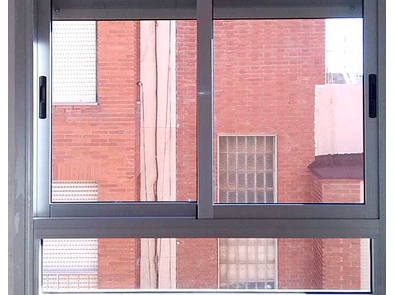 Ventana en aluminio y vidrio templado México