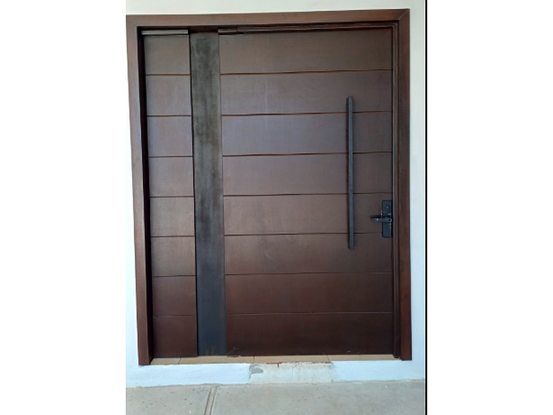 PUERTA PRINCIPAL SEMISÓLIDA CEDRO Y CAOILLA MEXICO