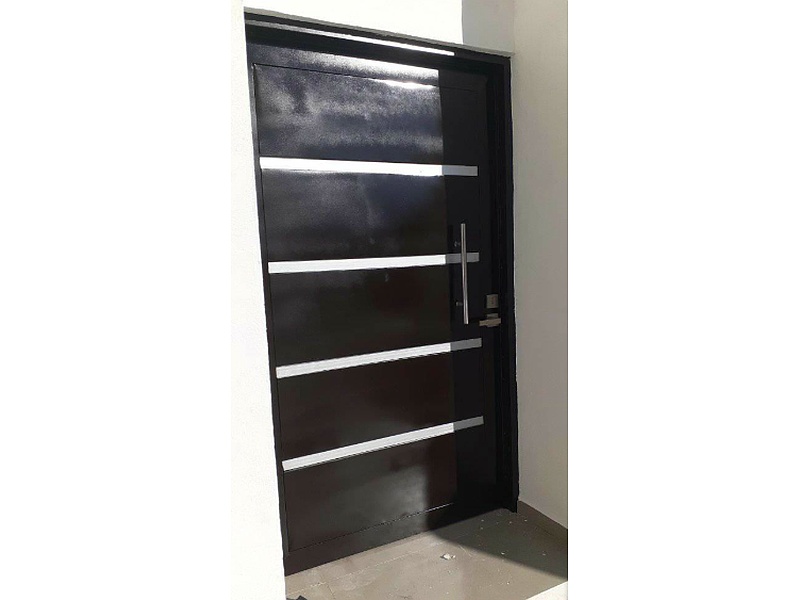 Puerta Metálica Derecha JW-005 Negra de Acero MEXICO