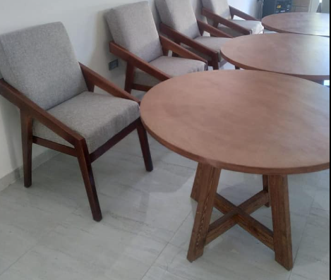 Mesa de madera para comedor pequeño México