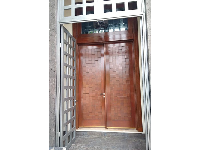  puerta principal de madera Saltillo Pintura y acabados Saltillo