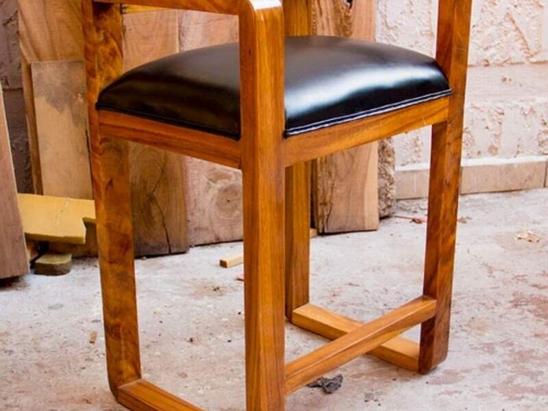 Banco individual negro de madera