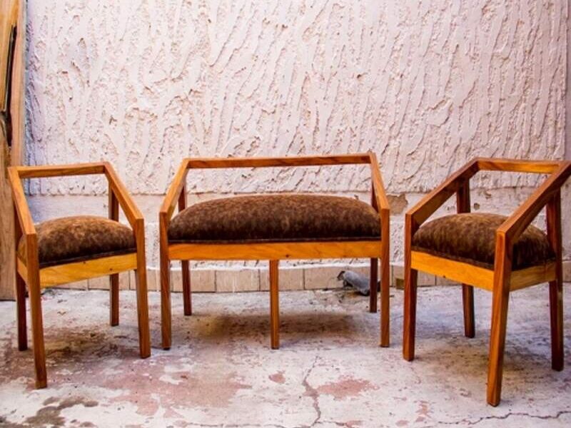 Juego de sillas de madera 