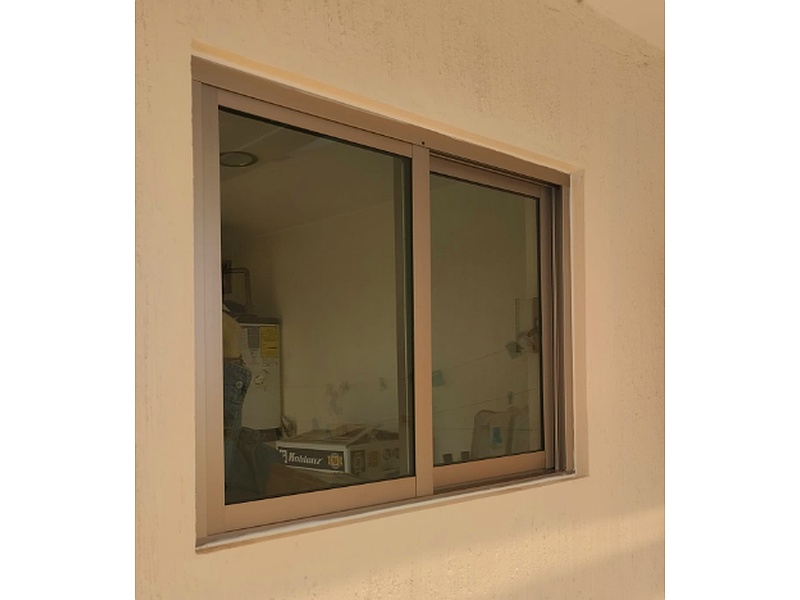 Ventana Corrediza Vidrio marco Aluminio NL JECAM aluminio arquitectonico
