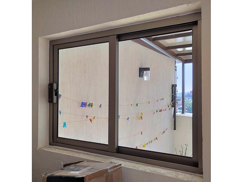 Ventana Grande Marco Aluminio Pared NL JECAM aluminio arquitectonico